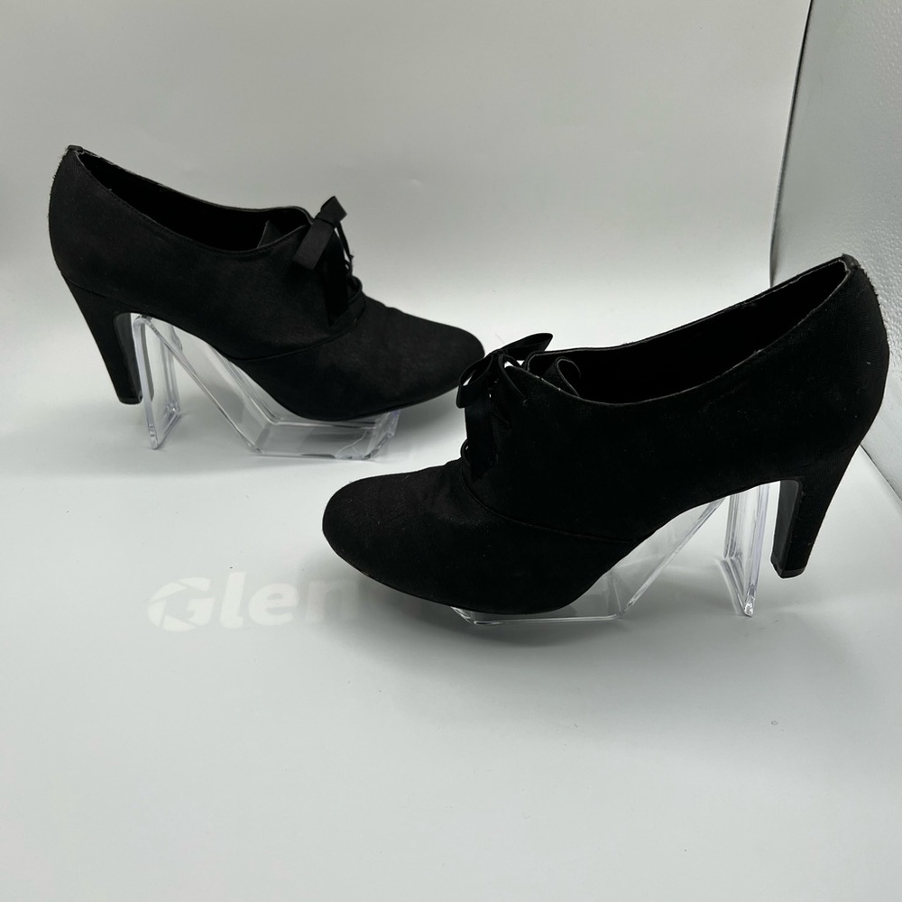 Ann Marino Black Heeled Oxfords with Bow – Size 10M